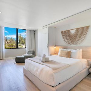 Large Queen Room
